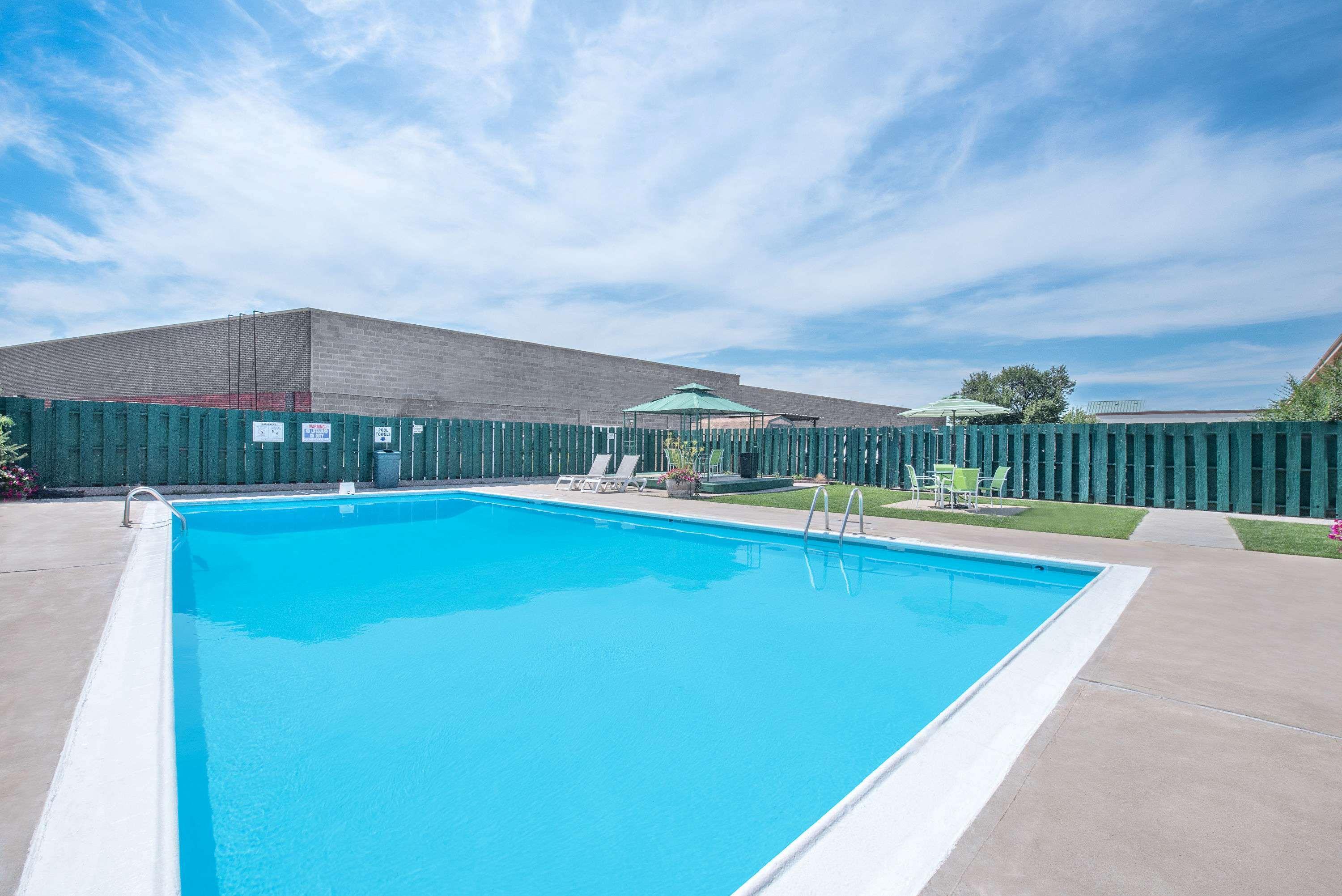 Days Inn By Wyndham West Rapid City Ngoại thất bức ảnh