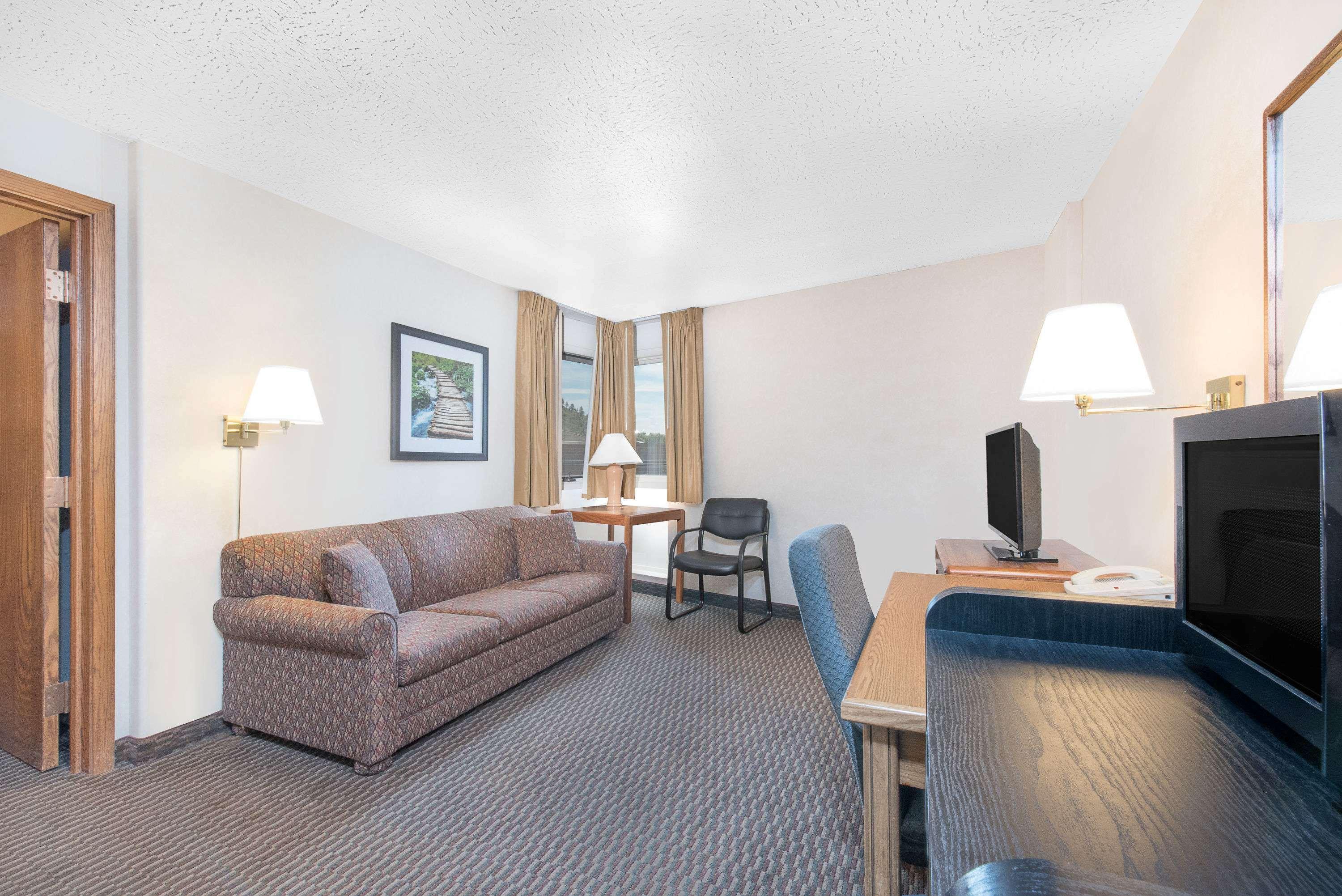 Days Inn By Wyndham West Rapid City Ngoại thất bức ảnh